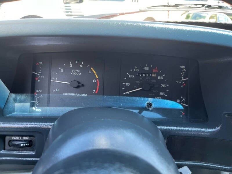 1989 Ford Mustang - Photo 7
