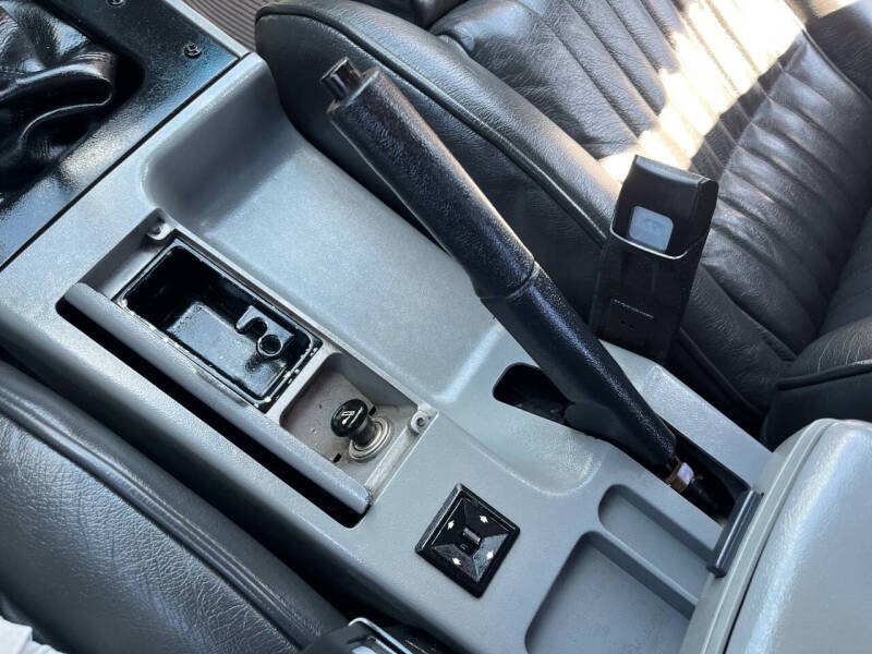 1989 Ford Mustang - Photo 16