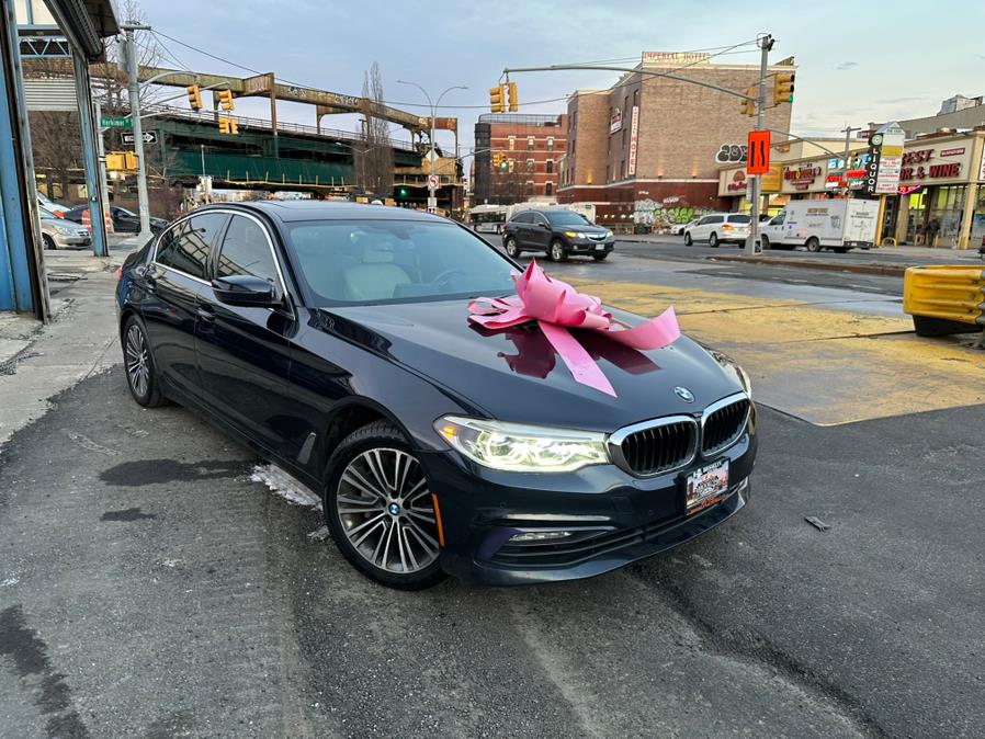 2017 BMW 5 Series 530i xDrive Sedan's photo