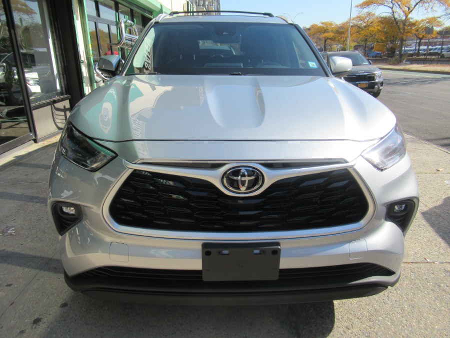 2022 Toyota Highlander XLE AWD photo
