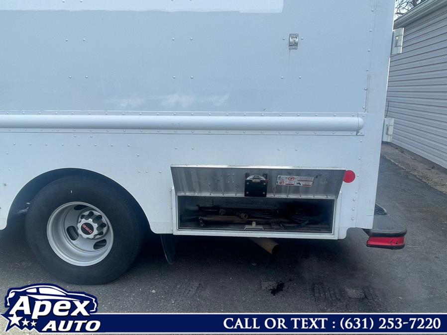 2009 GMC Savana - Photo 12