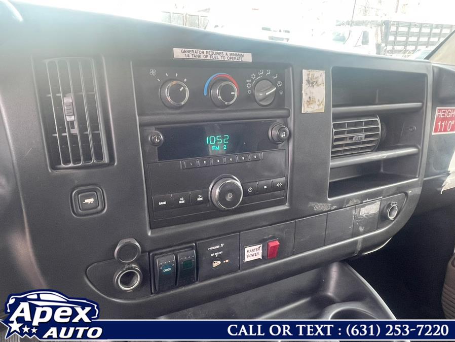 2009 GMC Savana - Photo 17