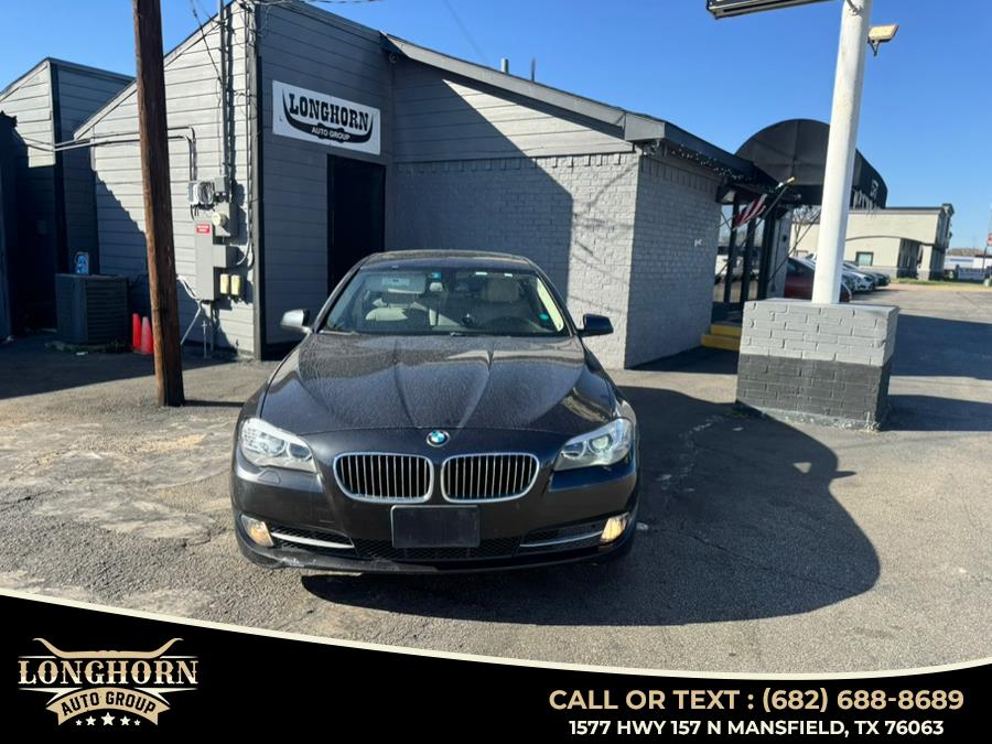 2013 BMW 5 Series 528i xDrive Sedan's photo