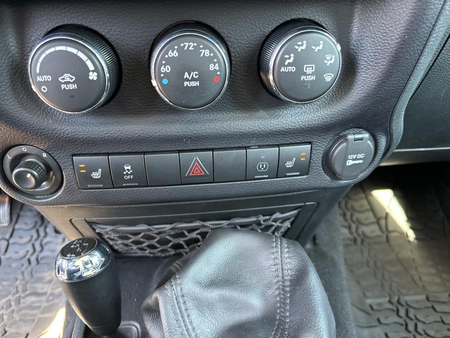 2016 Jeep Wrangler Unlimited 75th Anniversary Edition - Photo 21