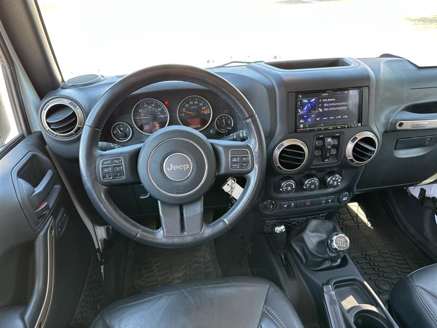 2016 Jeep Wrangler Unlimited 75th Anniversary Edition - Photo 19