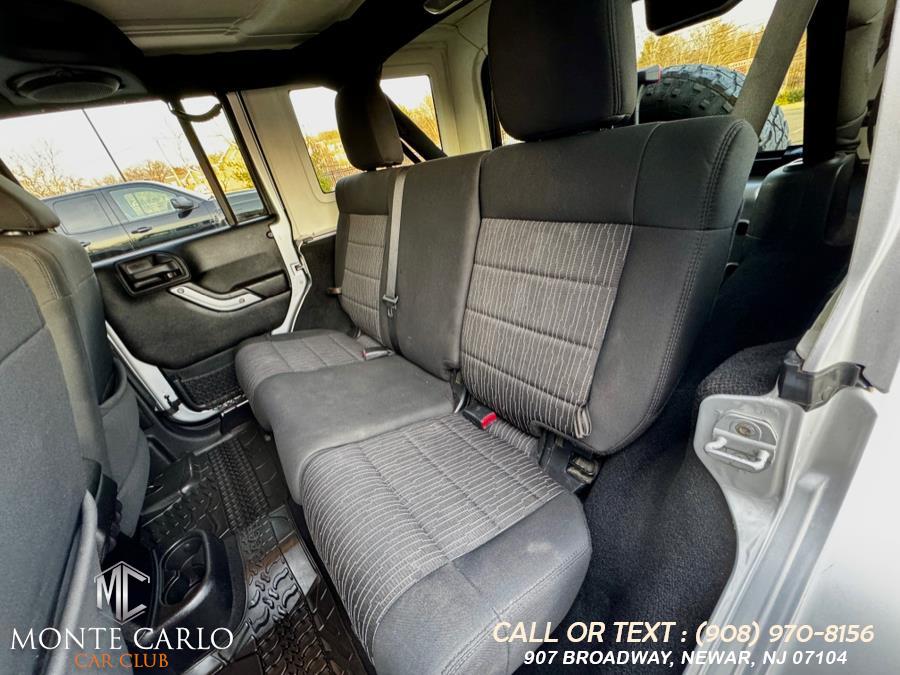 2012 Jeep Wrangler Unlimited Sahara - Photo 31