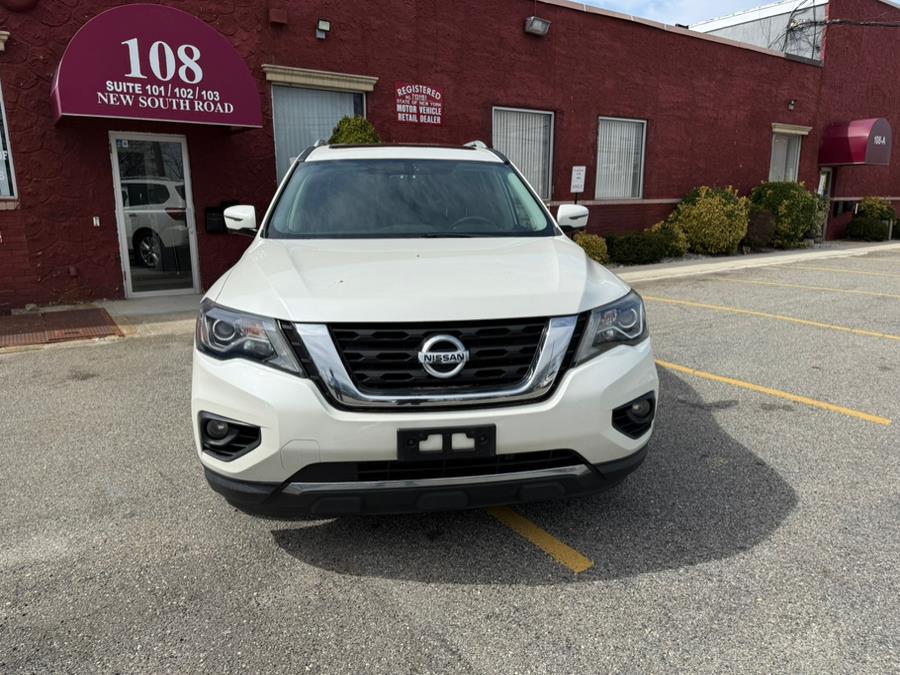 2018 Nissan Pathfinder SL 4WD's photo