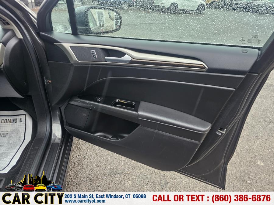 2016 Ford Fusion SE - Photo 16