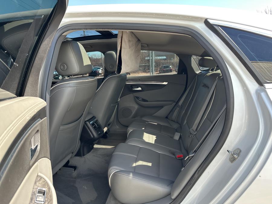 2015 Chevrolet Impala 2LZ - Photo 12