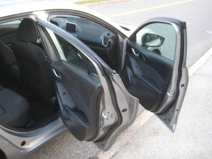 2015 Mazda MAZDA3 i Touring - Photo 14