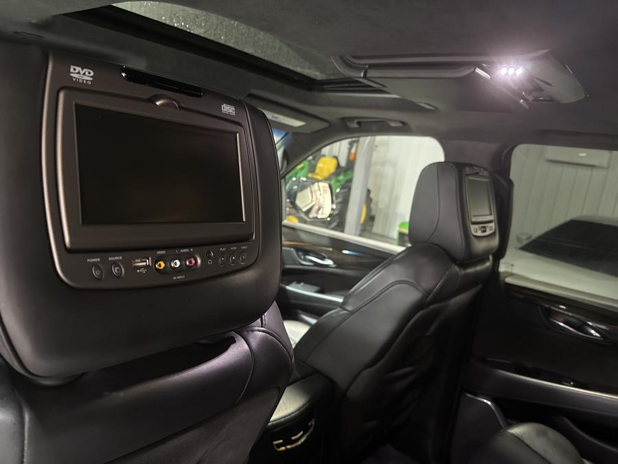 2017 Cadillac Escalade ESV Platinum - Photo 13