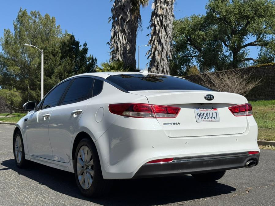 2018 Kia Optima LX - Photo 12