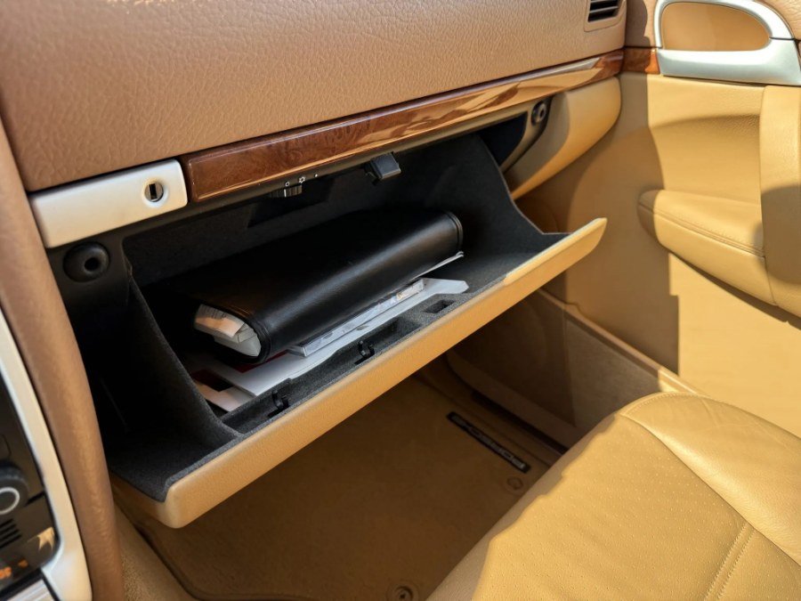 2004 Porsche Cayenne S - Photo 56