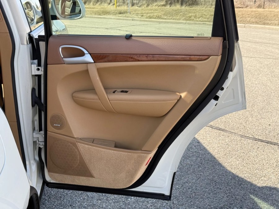 2004 Porsche Cayenne S - Photo 37