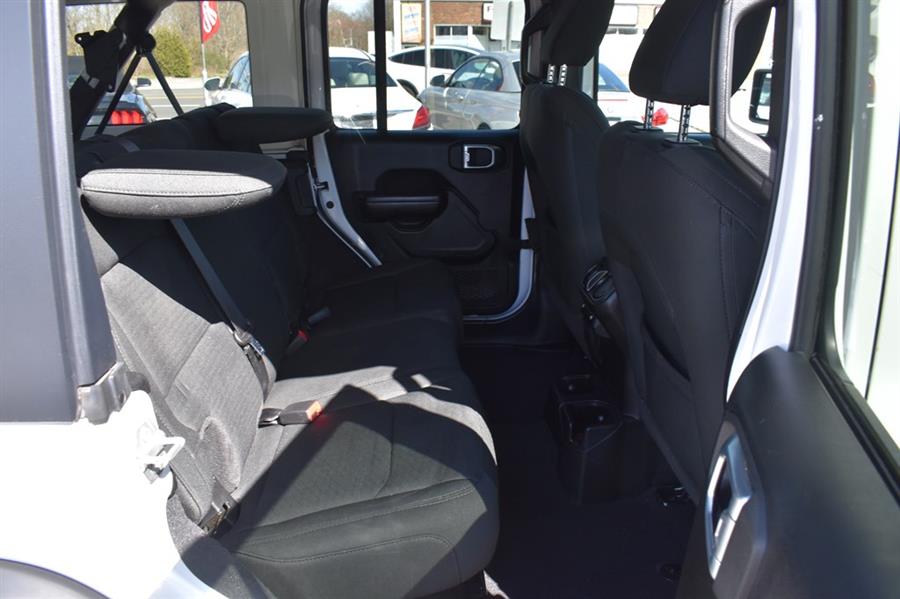 2021 Jeep Wrangler Unlimited Willys - Photo 19