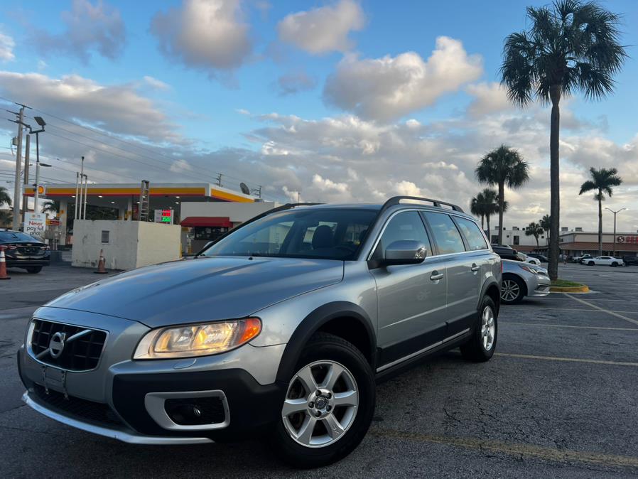 2010 Volvo XC70 4dr Wgn 3.2L, available for sale in Hialeah, Florida | The Palm Motors LLC. Hialeah, Florida