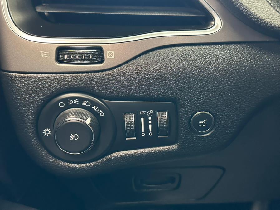 2021 Jeep Cherokee Latitude Lux - Photo 62