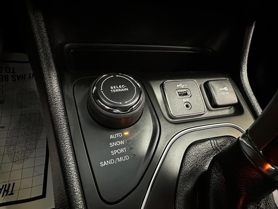 2021 Jeep Cherokee Latitude Lux - Photo 51