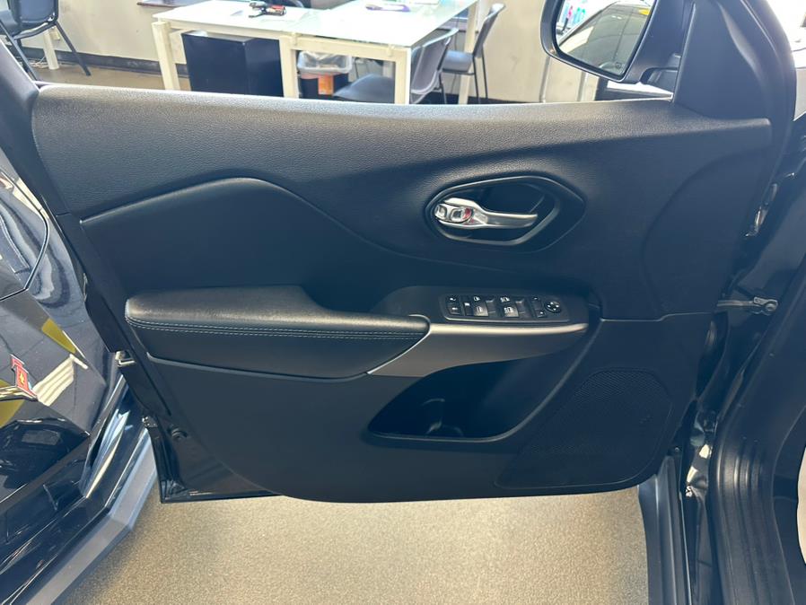 2021 Jeep Cherokee Latitude Lux - Photo 18