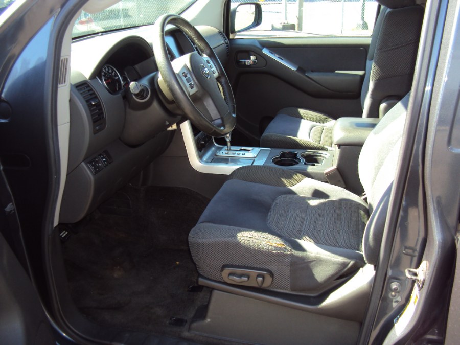 2010 Nissan Pathfinder SE - Photo 9