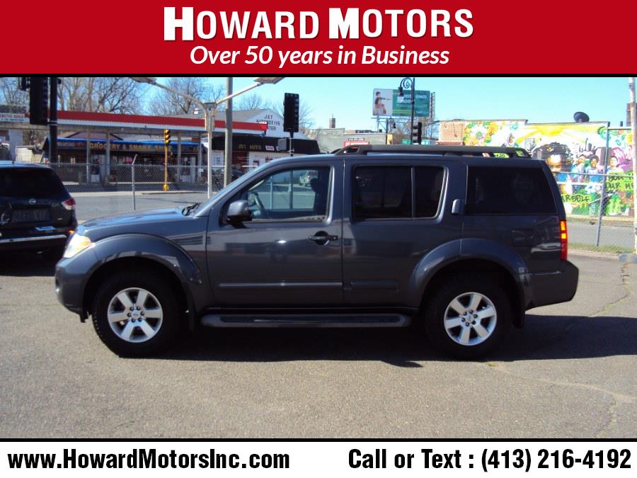 2010 Nissan Pathfinder SE 4x4's photo