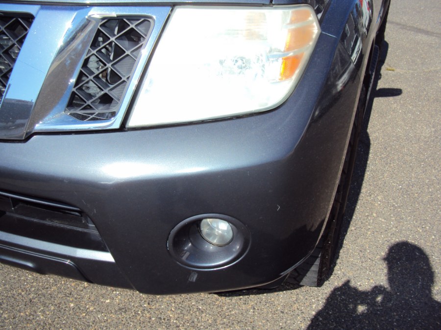 2010 Nissan Pathfinder SE - Photo 8