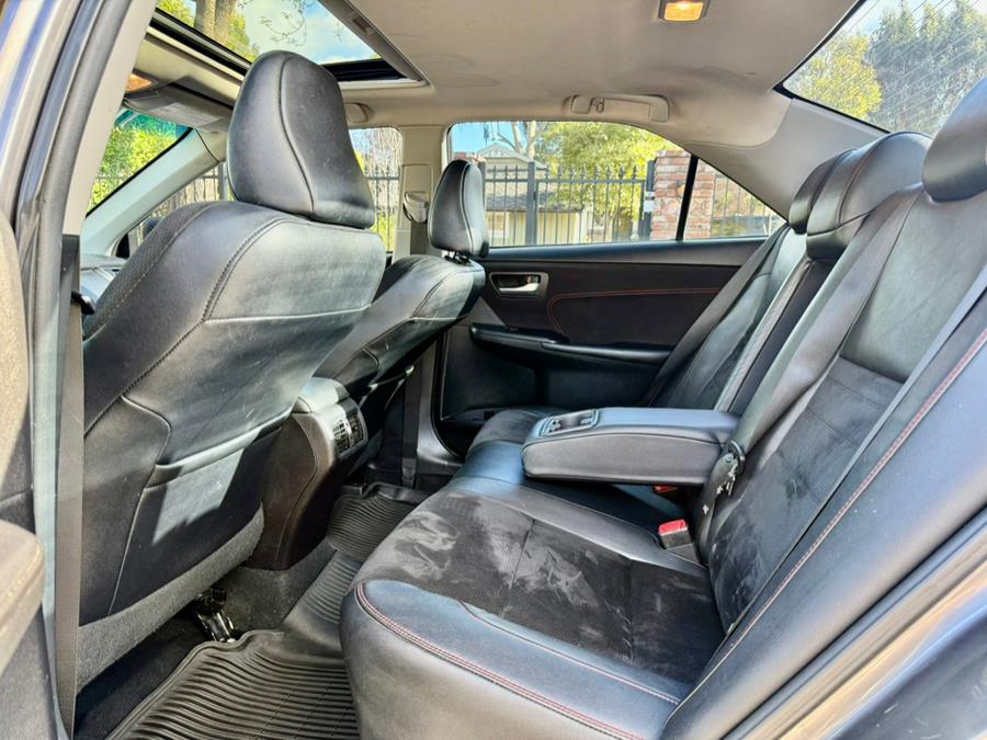 2016 Toyota Camry XSE - Photo 8