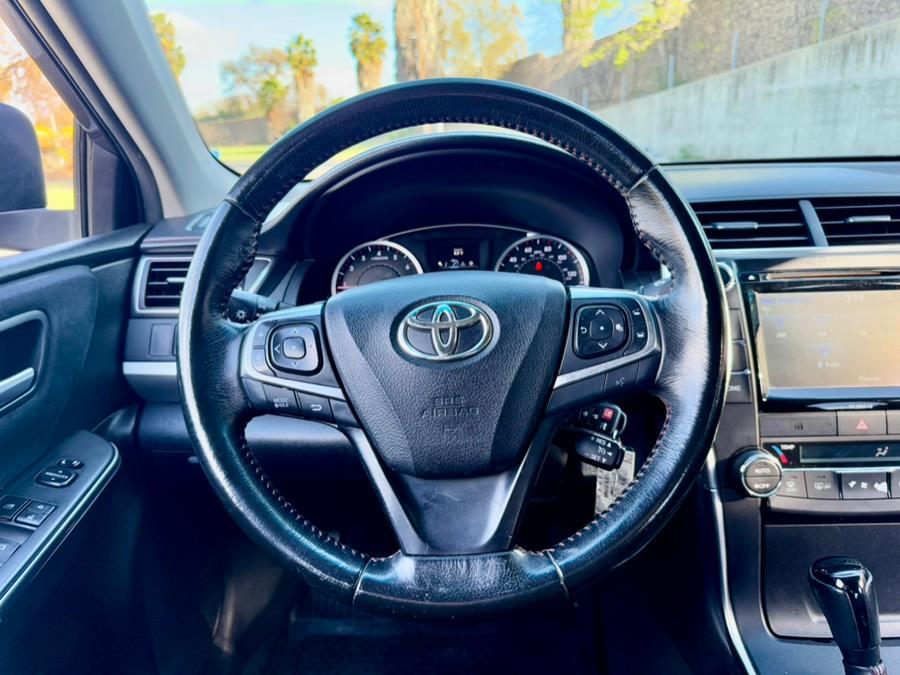 2016 Toyota Camry XSE - Photo 13