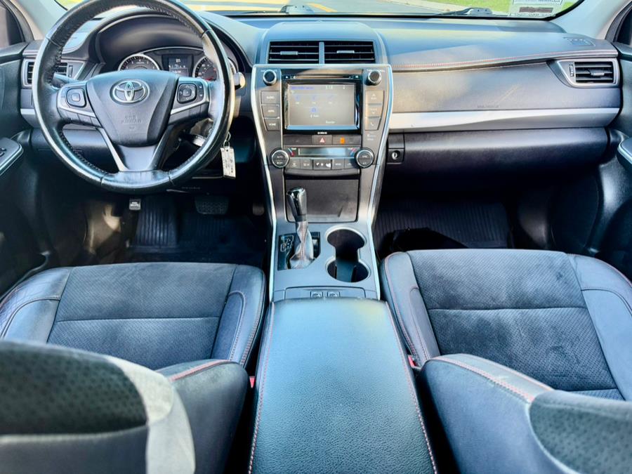 2016 Toyota Camry XSE - Photo 11