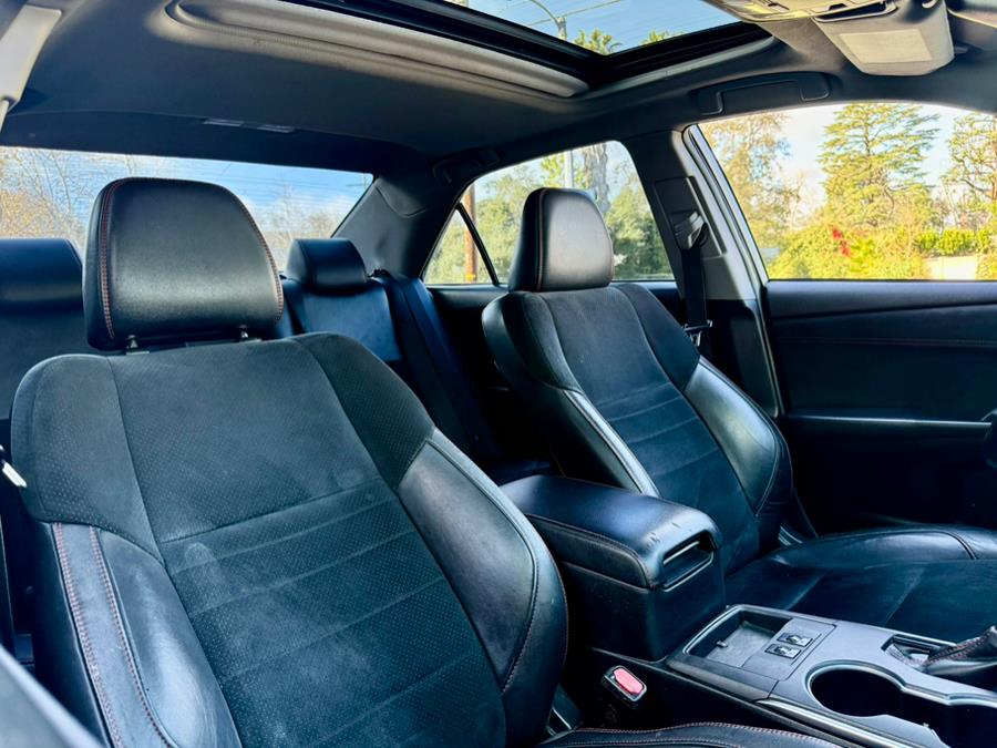2016 Toyota Camry XSE - Photo 10