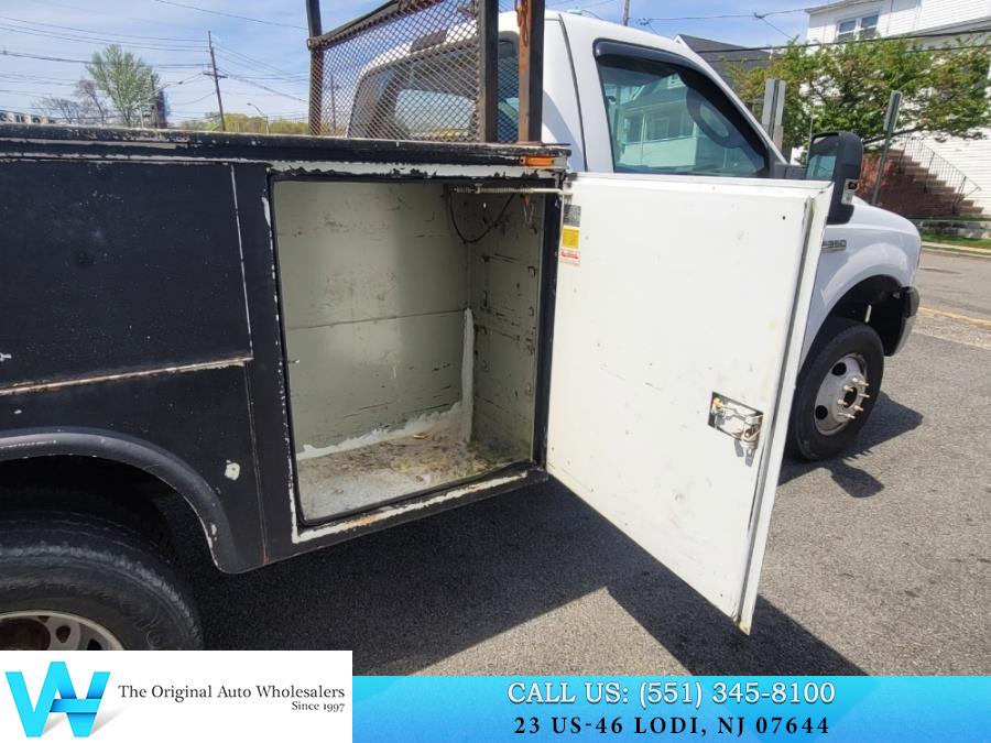 2005 Ford F-350 Super Duty Chassis Cab XL - Photo 15