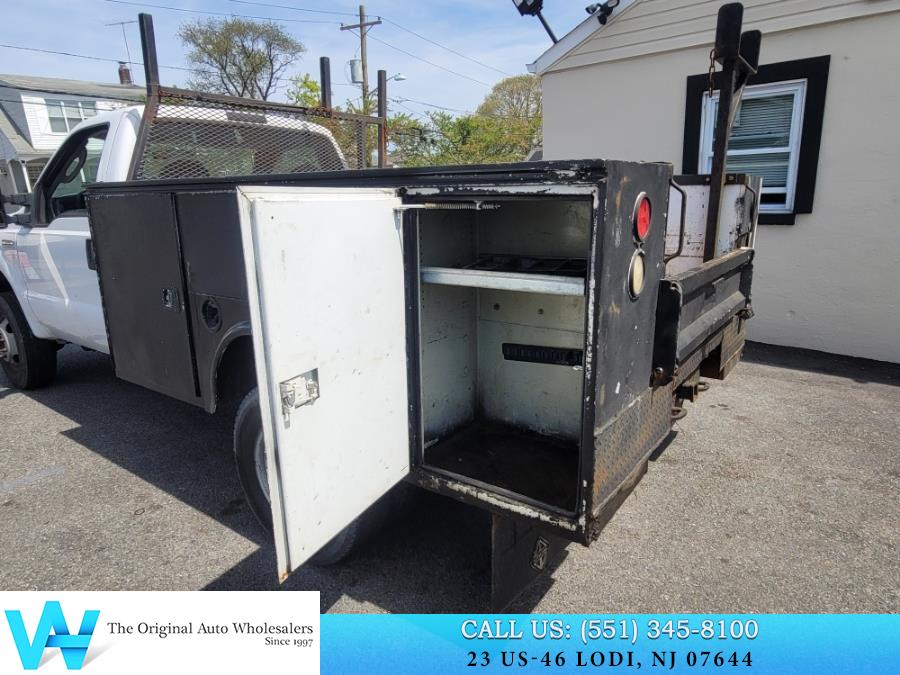 2005 Ford F-350 Super Duty Chassis Cab XL - Photo 10