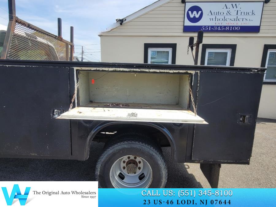2005 Ford F-350 Super Duty Chassis Cab XL - Photo 11