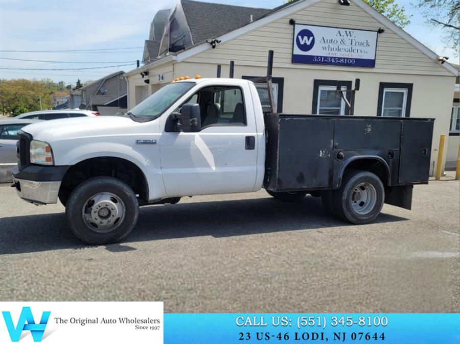 2005 Ford F-350 Super Duty Chassis Cab XL - Photo 6