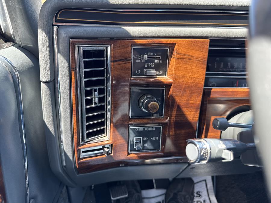1989 Cadillac Brougham - Photo 27
