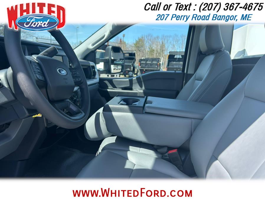 2025 Ford F-550 Super Duty Chassis Cab XL - Photo 12