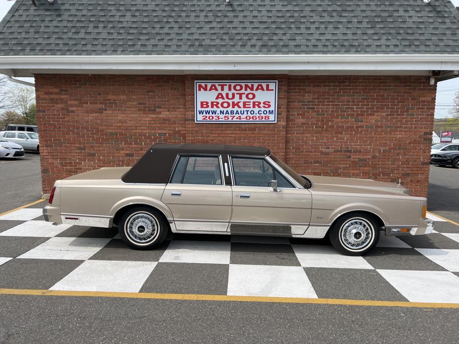1989 Lincoln Town Car's photo