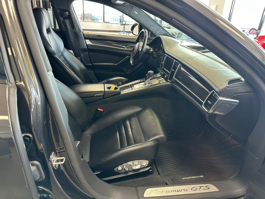 2016 Porsche Panamera GTS - Photo 33