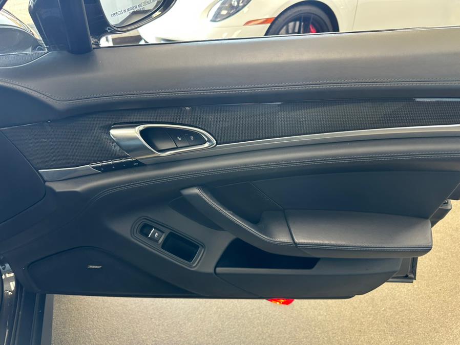 2016 Porsche Panamera GTS - Photo 34