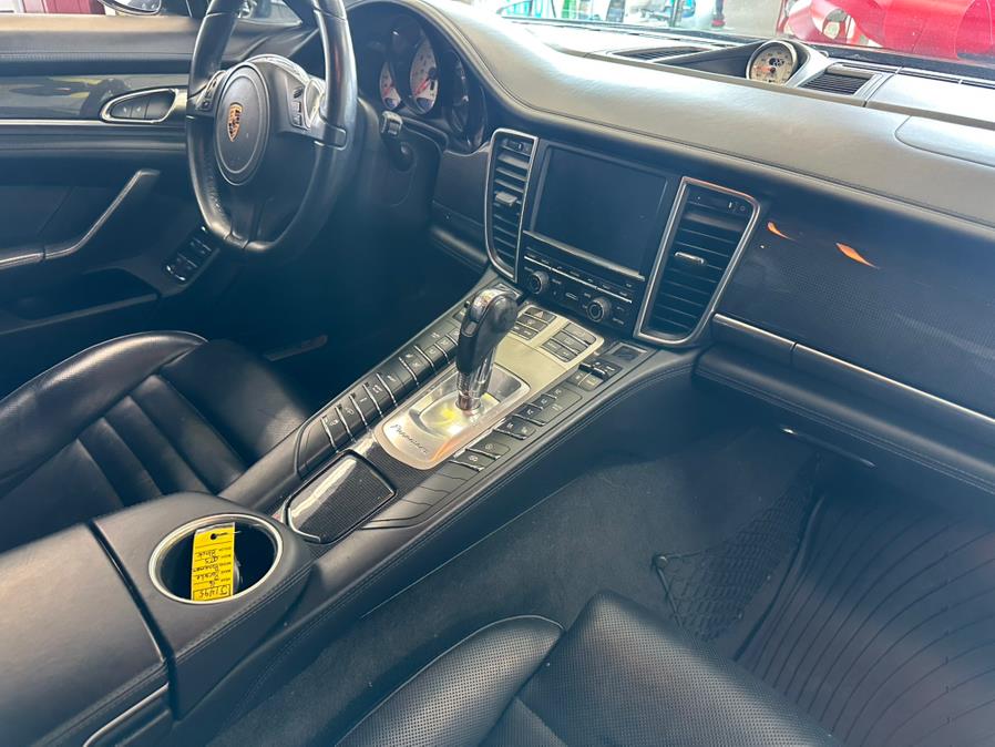2016 Porsche Panamera GTS - Photo 36