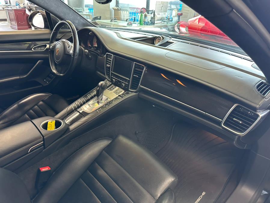 2016 Porsche Panamera GTS - Photo 39