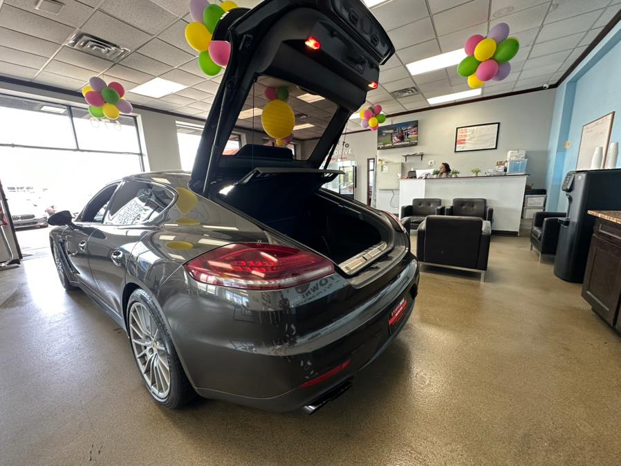 2016 Porsche Panamera GTS - Photo 14