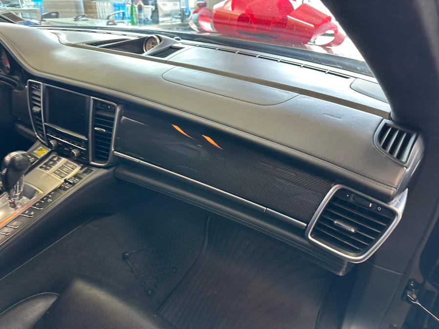2016 Porsche Panamera GTS - Photo 35