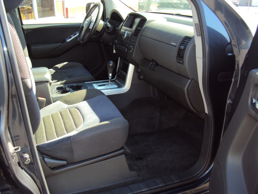 2010 Nissan Pathfinder SE - Photo 19