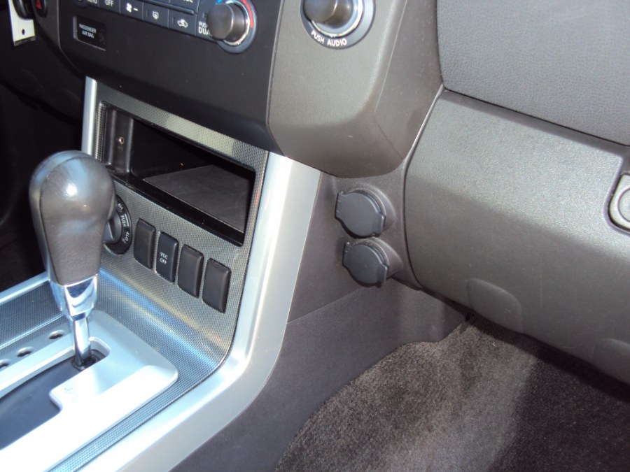 2010 Nissan Pathfinder SE - Photo 16