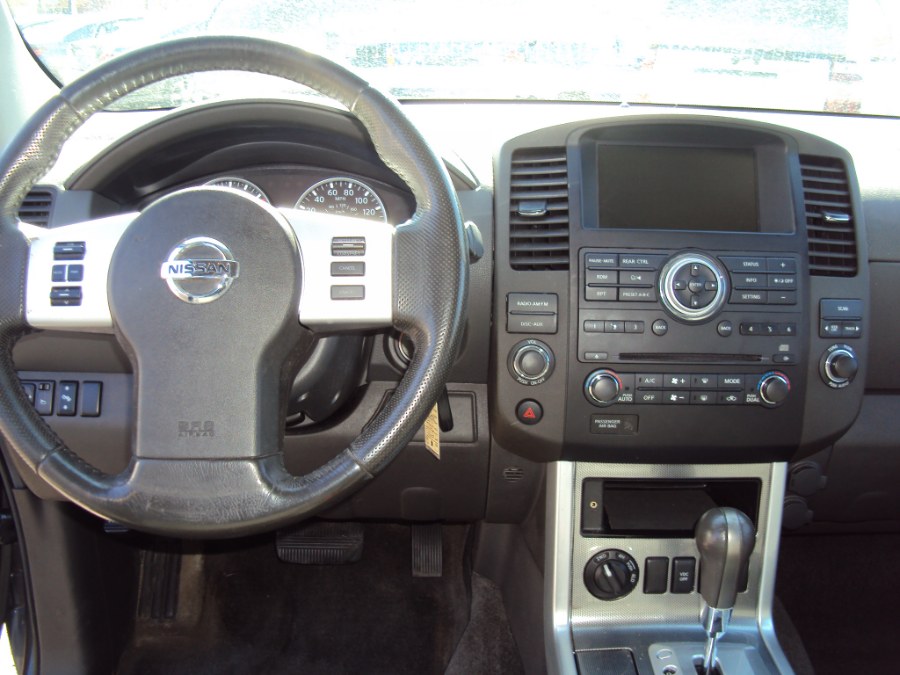 2010 Nissan Pathfinder SE - Photo 11