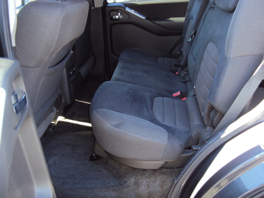 2010 Nissan Pathfinder SE - Photo 10