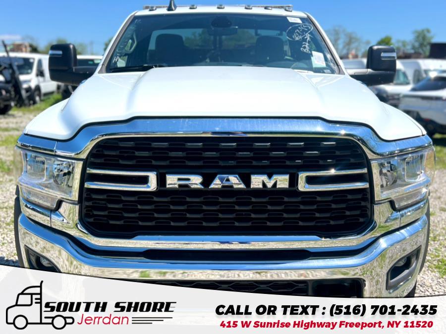 2024 RAM 4500 SLT 4X4 Regular Cab SWB DRW 145" WB's photo