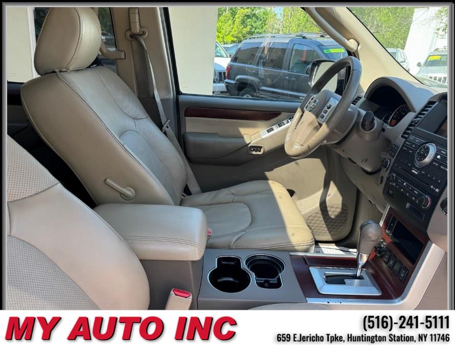 2011 Nissan Pathfinder LE - Photo 29