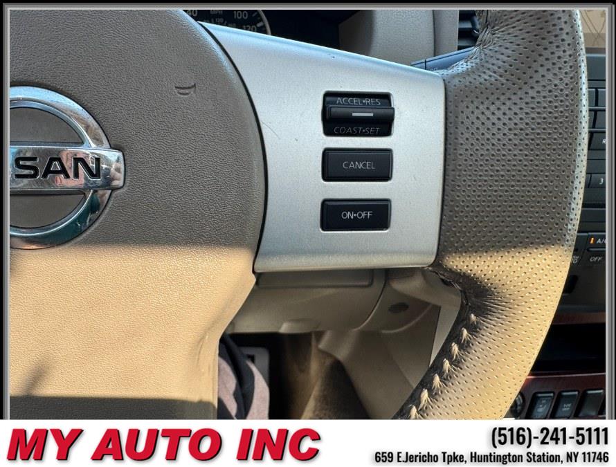 2011 Nissan Pathfinder LE - Photo 22